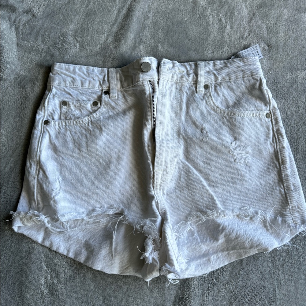 Zara White jeans shorts. Almost new! Size: S